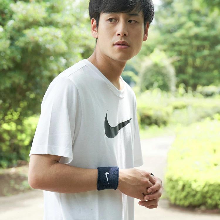 NIKE（ナイキ） リストバンド スウッシュ 2個セット ネイビー 濃紺 両 