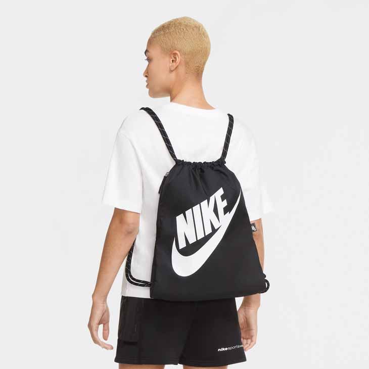 【ほぼ美品】NIKE ナイキ　ブラック　ナップサック　リュック　ジムバック ジムサック 18L バッグ/ナイキ NIKE ブラジリア ドロー