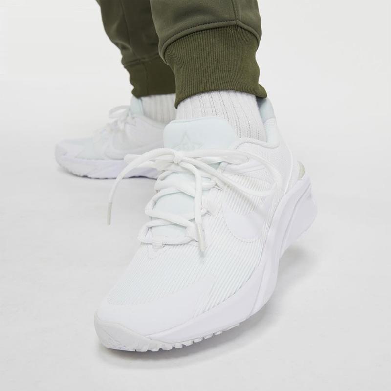 NIKE　ナイキ　ランニングシューズ NIKE（ナイキ） ランニングシューズ レディース キッズ ジュニア 子供