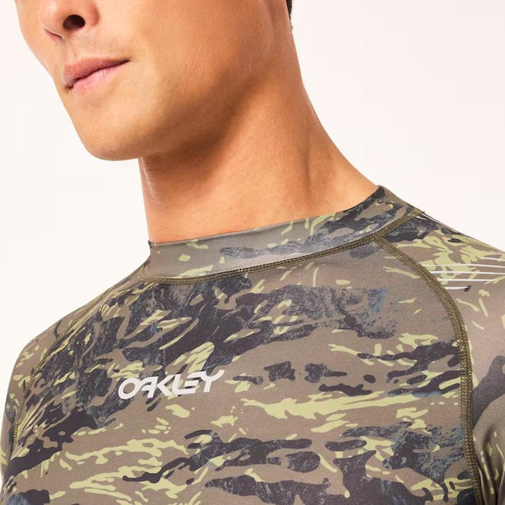 OAKLEY（オークリー） ラッシュガード 長袖 メンズ プルオーバー 無地