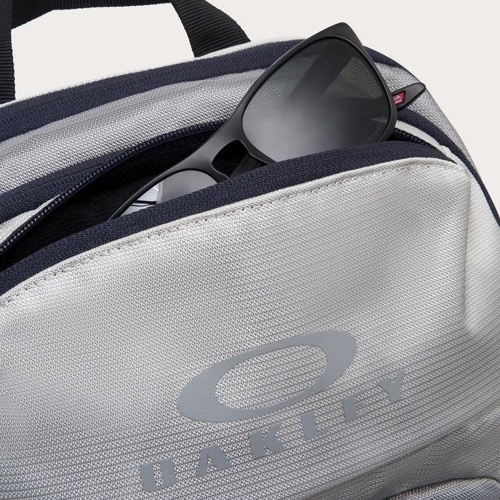 OAKLEY（オークリー） リュックサック 28L メンズ レディース バッグ