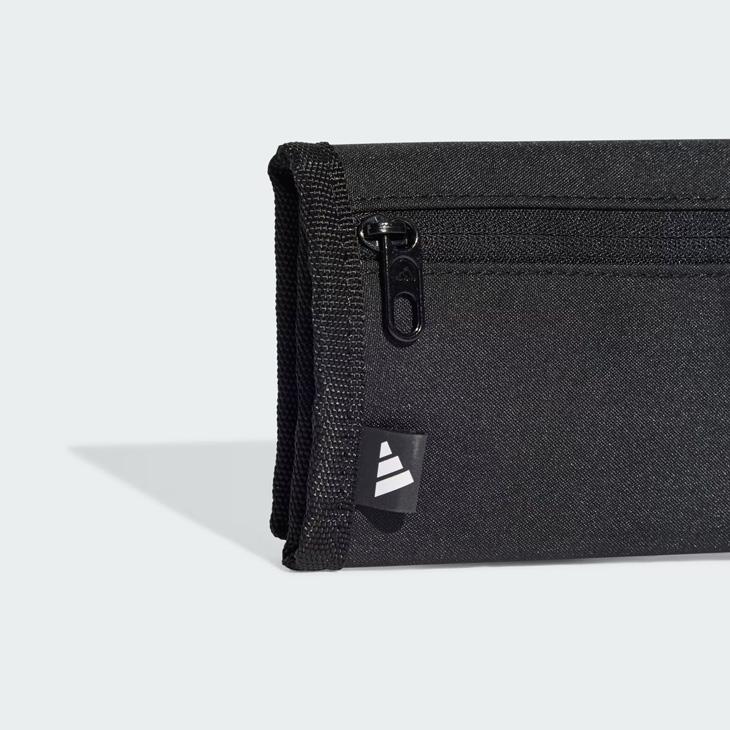 ADIDAS スノーボードウェアセット　バードン手袋　ミニ財布 adidas（アディダス） 財布 二つ折り リニアウォレット 札入れ カード
