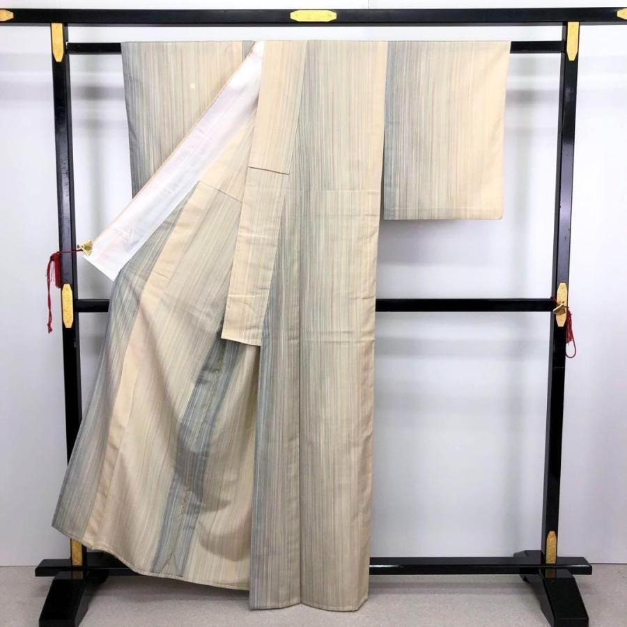 単衣 本塩沢 200色 やまだ織 証紙付 縦縞模様 薄白茶色 K-3026 単衣 本塩沢 200色 やまだ織 証紙付 縦縞模様 薄白茶色 K-3026