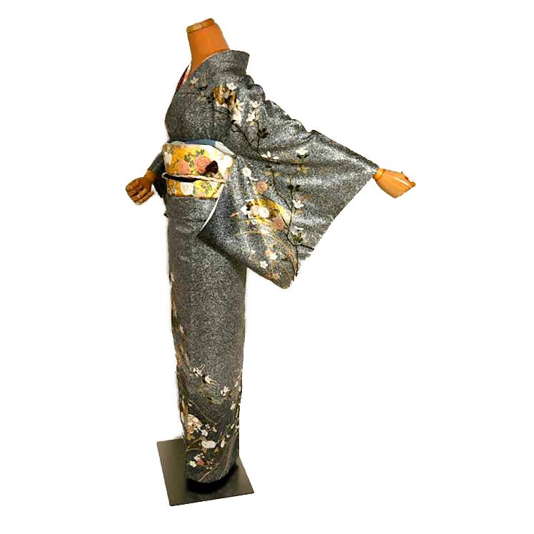 正絹 金駒刺繡 着物 染一つ紋“笠松に擬態、花や宝、鶴を映す演出