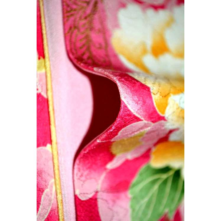 可愛い振袖 中古 着物 送料無料 最高峰 新品同様 暈し染め 金彩 シシュウ 花尽くし 牡丹 花柄 身丈164ｃｍ 裄丈66ｃｍ 黄色 正絹 成人式_11
