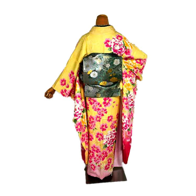 可愛い振袖 中古 着物 送料無料 最高峰 新品同様 暈し染め 金彩 シシュウ 花尽くし 牡丹 花柄 身丈164ｃｍ 裄丈66ｃｍ 黄色 正絹 成人式_4