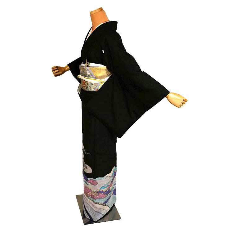 黒留袖 名品 身丈161cm 裄丈63.5cm 正絹 【中古】 黒留袖 身丈162cm 裄丈64cm M 袷 落款あり 鳥 草花 染め分け 黒 正絹