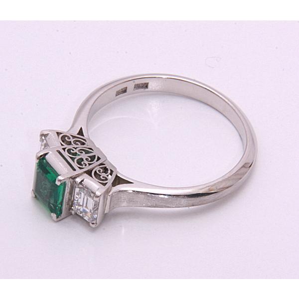 《質屋出品》Pm900★天然エメラルド0.44ct+ダイアモンドリング★C-4490｜wadaya44｜04