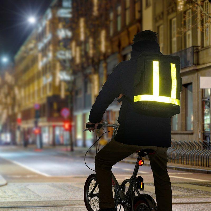 反射テープ装着型リュック 17L 2-300 FARVIS 夜間作業 事故・衝突防止 現場用バッグ 現場用リュック 交通安全 リフレクター 通勤 通学 ヘルメット収納 PC収納 |  | 02