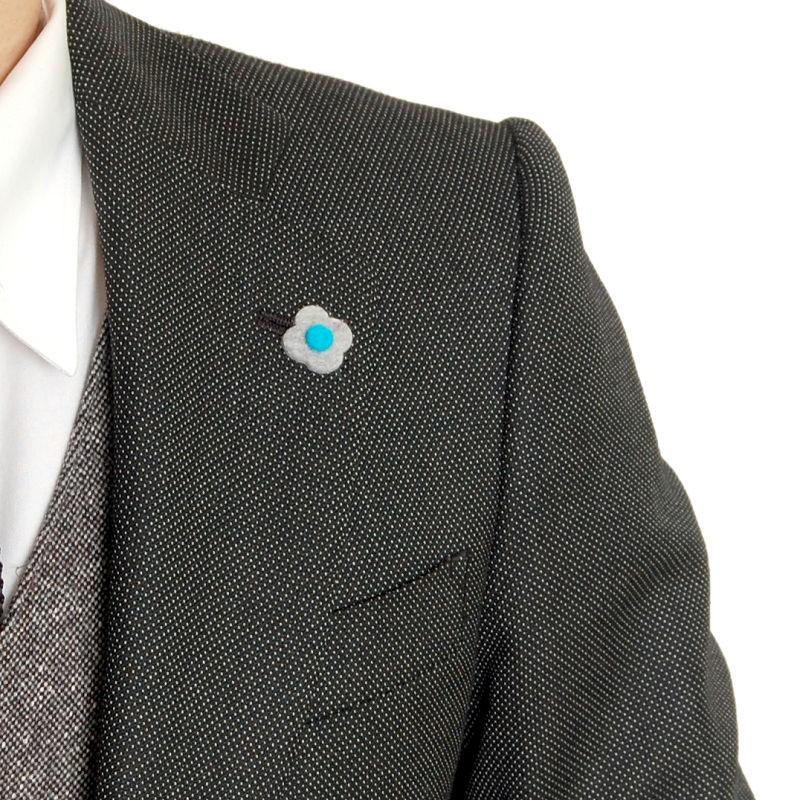 メンズビギ 卵モチーフ ラペルピン アクセサリー