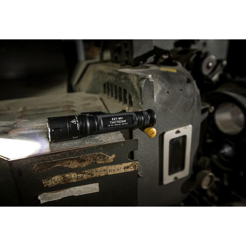 SUREFIRE シュアファイア TACTICIAN Dual-Output MaxVision Beam LEDフラッシュライト / 800ルーメン（E2T-MV）【クーポン対象外】【T】｜waiper｜05