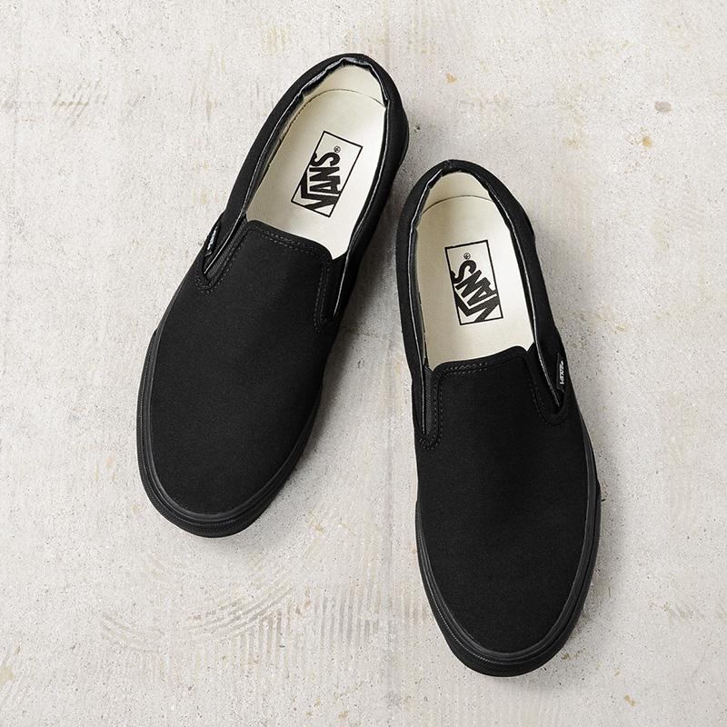 VANS（ヴァンズ） VN000EYEBKA CLASSIC SLIP-ON スニーカー BLACK 