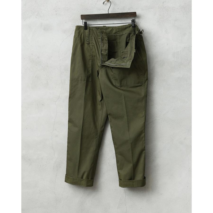 MILITARY（ミリタリー） 実物 新品 デッドストック イギリス軍 ライト