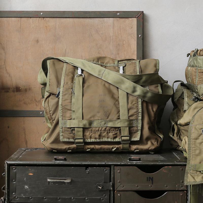 【実物！】当時物　チェコ軍　Y型サスペンダー付き　バックパック　リュック 実物！】当時物 チェコ軍 Y型サスペンダー付き バックパック