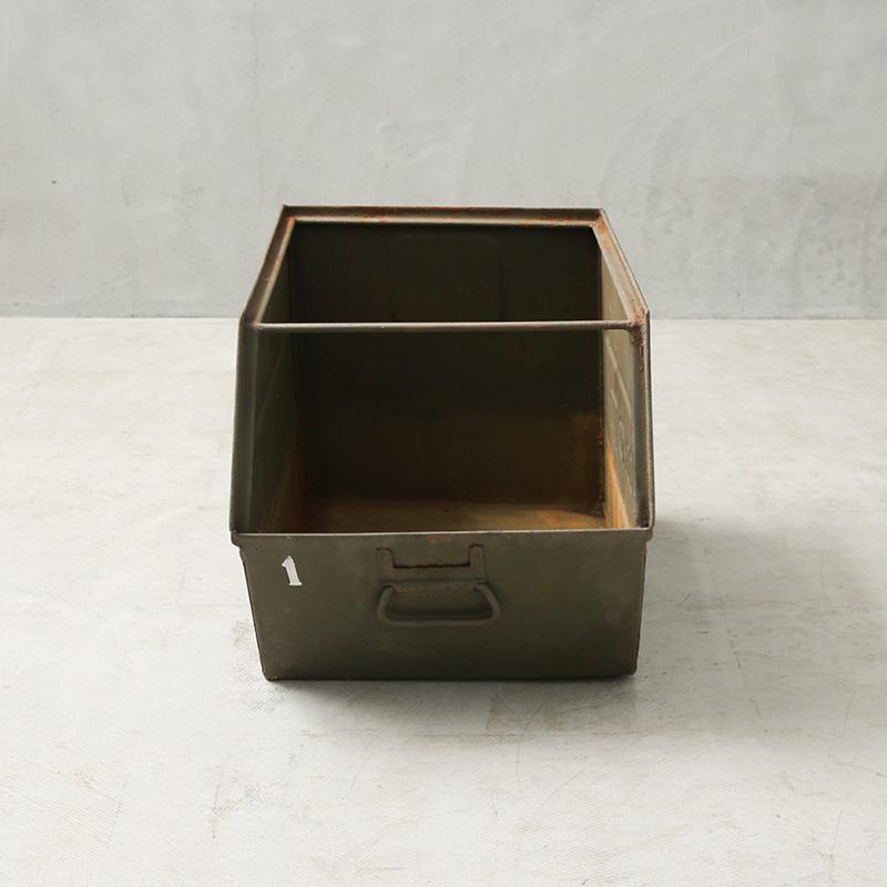 MILITARY（ミリタリー） 【送料込】実物 USED チェコ軍 ビンテージ