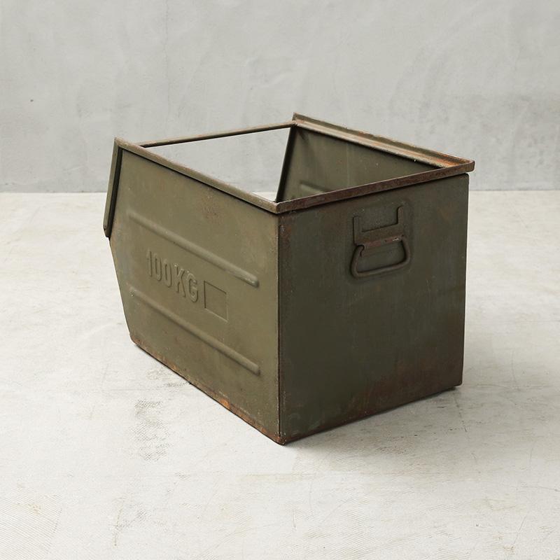 MILITARY（ミリタリー） 【送料込】実物 USED チェコ軍 ビンテージ