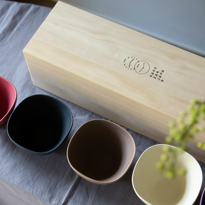 美濃焼 SAKUZAN 作山窯 ギフトボックス入 Sara Lotus 5 カップ セット A 結婚祝 湯呑 カップ 器 茶碗 ギフト 食器 皿 和食器 磁器 内祝 出産祝 ヤフーshop 通販 美濃焼 SAKUZAN 作山窯 ギフトボックス入 Sara Lotus 5 カップ セット B (ライトグリーン ライトブルー ターコイズブルー ピンク イエロー)結婚祝 湯呑 カップ 器 茶碗 ギフト 日本製 食器 皿 和食器 磁器 父の日 母の日お祝い 内祝 誕生日祝 出産祝