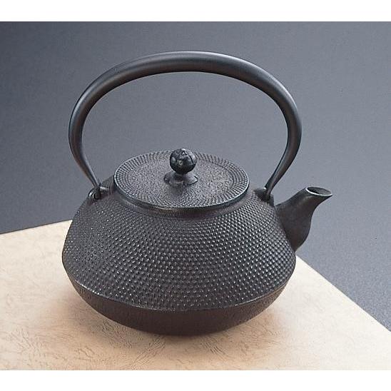 岩鋳製 南部鉄器 即納可能 鉄瓶 ９型平丸アラレ 黒焼付 南部鉄瓶 南部鉄器 鉄瓶 鉄分補給 日本製 南部鉄器 岩鋳 敬老の日 ブライダル ギフト 母の日 Tetubin 009 Waitea Kobe ヤフーshop 通販 Yahoo ショッピング