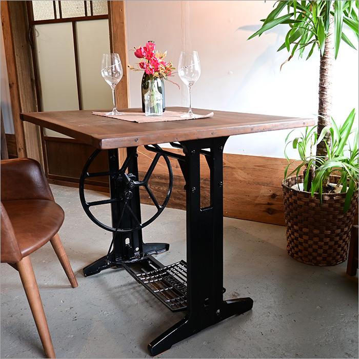 工業用足踏みミシンのカフェテーブル アンティーク ミシン台 机 デスク