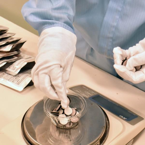 火を使わないぬくぬく灸 30個入り 煙 お灸 火を使わない 温熱 肩こり 冷えとり 頭痛 めまい ツボ 冷え性 クーラー 妊活 腰痛 膝痛 痺れ 目の疲れ プレゼント Okyu 01 和漢の森 通販 Yahoo ショッピング