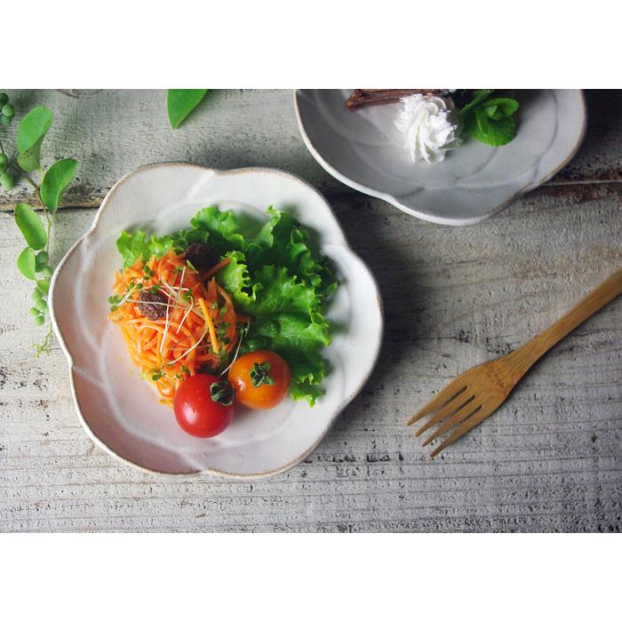 バラのお皿 / kinari】 益子焼 副菜皿 デザート皿 薔薇 おしゃれ