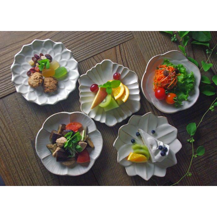 バラのお皿 / kinari】 益子焼 副菜皿 デザート皿 薔薇 おしゃれ