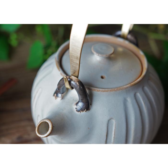 益子焼 真鍮ハンドルポット（大） kinari 茶こしつき 陶器製 シンプル