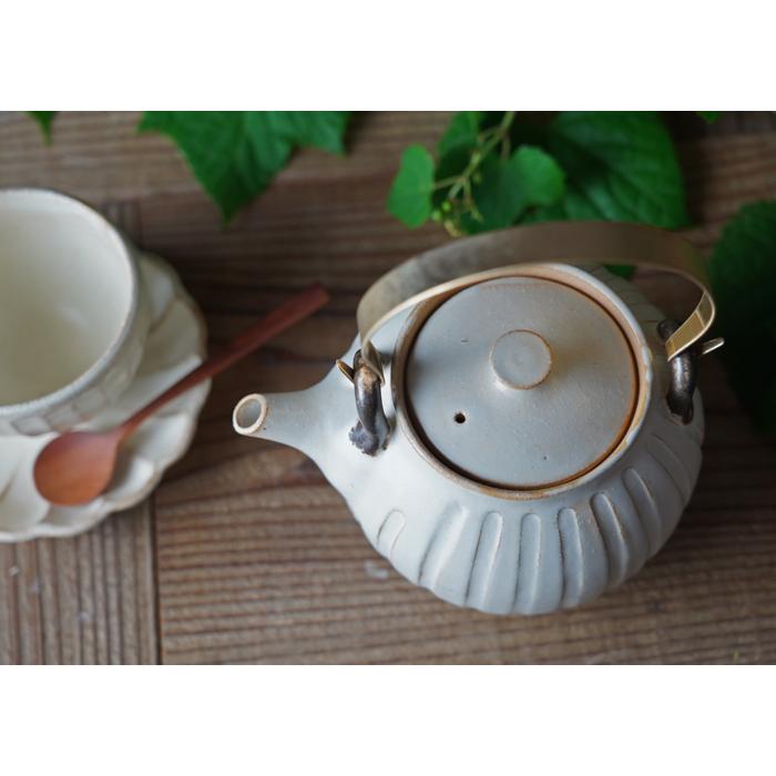 益子焼 真鍮ハンドルポット（大） kinari 茶こしつき 陶器製 シンプル