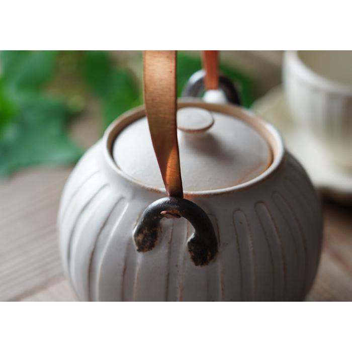 益子焼 真鍮ハンドルポット（大） kinari 茶こしつき 陶器製 シンプル