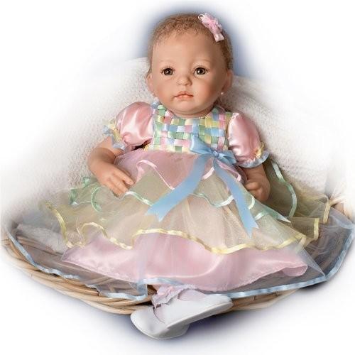 おもちゃ Dianna Effner Adorable Baby Ella: 19-Inch Lifelike Baby Girl Doll ドール by Ashton Drake