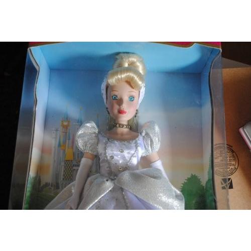 Disney (ディズニー)Cinderella (シンデレラ) Porcelain Keepsake Doll ドール 人形 フィギュア_2