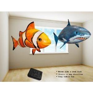 Air Ranger Remote Controlled Swimmers Flying Clownfish and Shark Toy (Set of 2) 手あそび