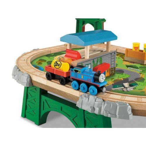 お買い得！ きかんしゃトーマス 木製レールシリーズ 山登り! ブルーマウンテンセット (Y4478) 【CE9586199926】(34884円)