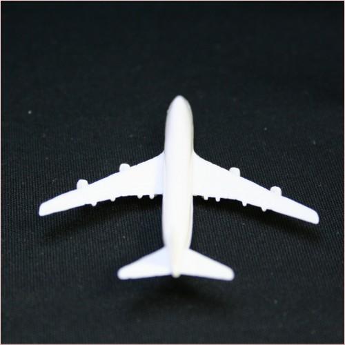 1/1200 飛行機模型 空港の模型や都市計画模型に 1機 : わき役黒ちゃん