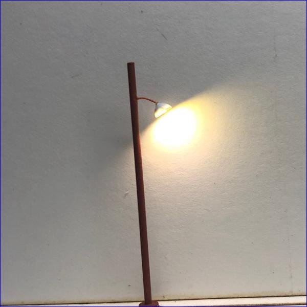傘つきのレトロ街灯模型 改良版 38mm 電球色 2本セット led20-2