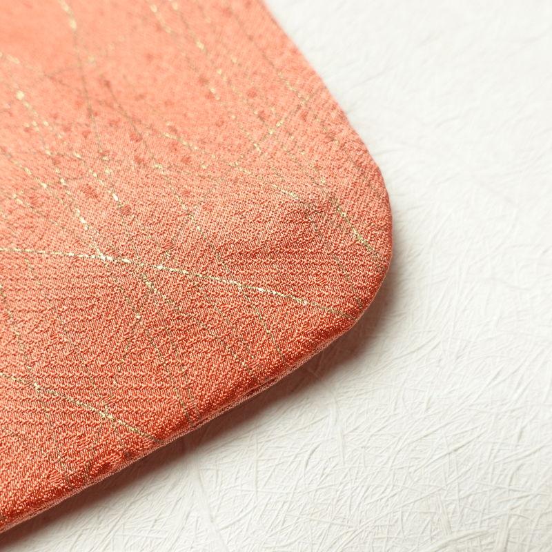 中古 付け下げ 良品 綸子 正絹 蝶・昆虫柄 袷仕立て 身丈160.5cm 裄丈64.5cm 刺繍 金糸 金彩 蝶 ピンク_12
