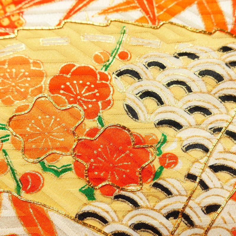 おまとめ価格　　飛鶴地模様　正絹　振袖　綸子生地　金駒刺繍　漆黒と白紗の世界　お祝い 中古 振袖 良品 金駒刺繍 綸子 正絹 古典柄 袷仕立て 身丈158.5cm 裄丈
