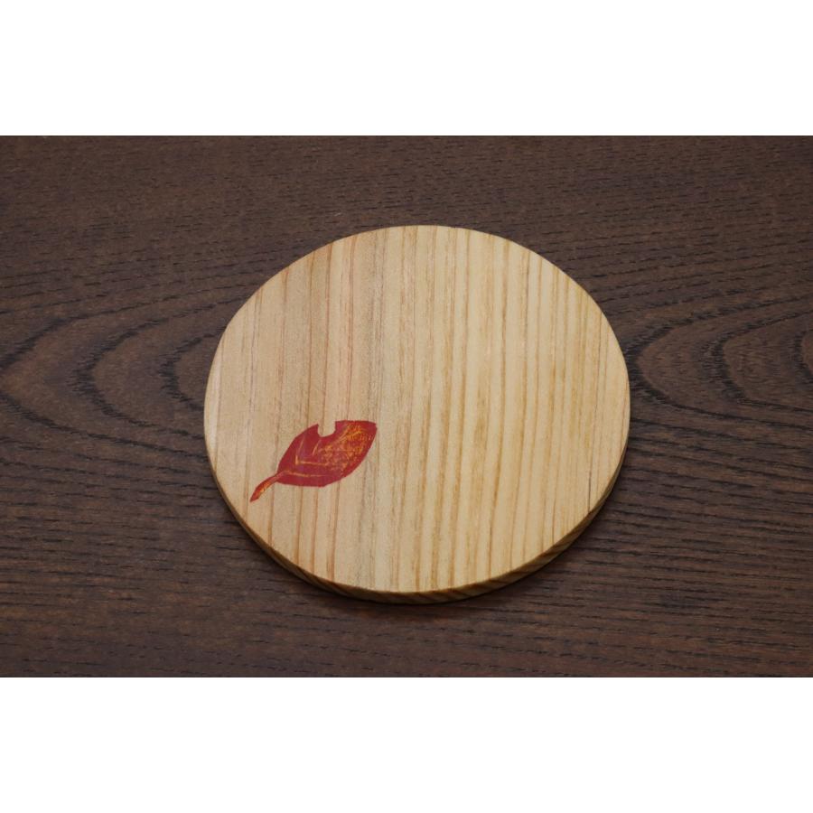 秋田杉で作った趣味のコースター　木の葉模様　ハンドメイド　手作り　こだわりの逸品　秋のイメージ | 