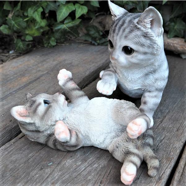 【ねこ】オブジェ2点まとめ買い 猫の置物 じゃれ合う猫2匹セット サバ白 31356HH7376