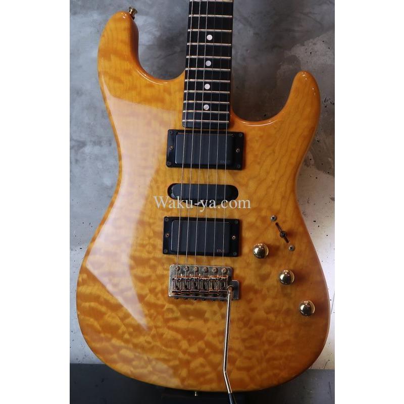 Valley Arts Custom Pro USA Quited Maple H-S-H   Natural Amber