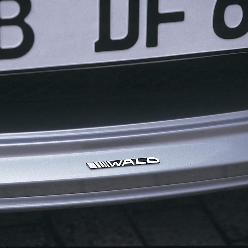 フロントエンブレム |  | 01