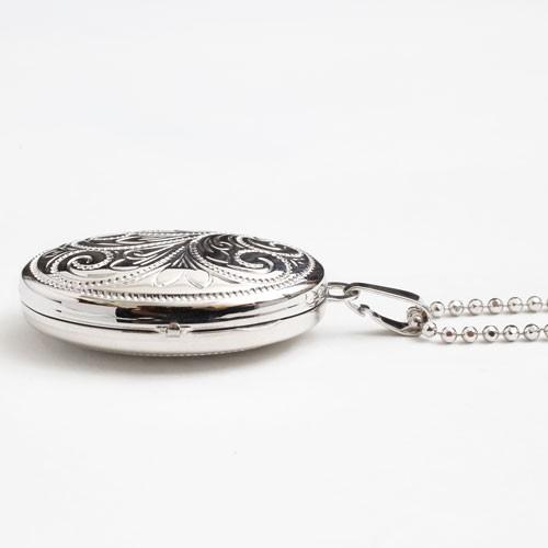 アンティーク　シルバー925ロケットペンダントトップ　手彫り ロケットペンダントトップ シルバー925 ロケット 写真入れ