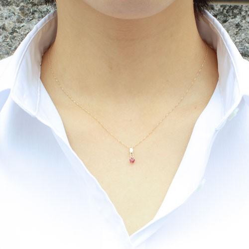 エメラルドペンダント18kゴールドスクリューチェーン40センチ