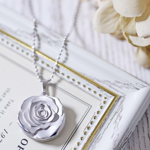 直輸入品 ドイツ MERZ社 シルバー ロケットペンダント ローズ 銀の薔薇 