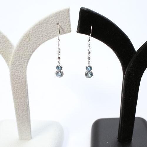 10金　ホワイトトパーズ　フック式ピアス 10金 ホワイトトパーズ フック式ピアス - メルカリ