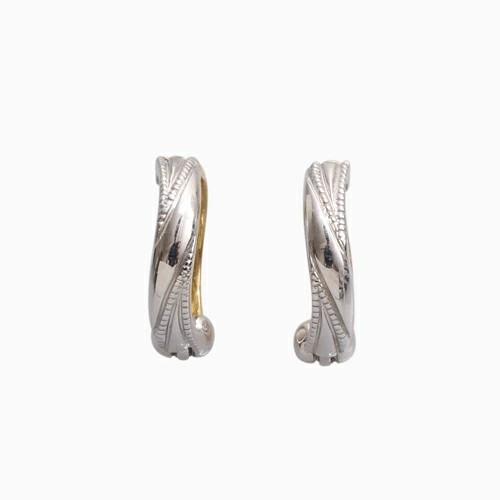 18金 K18 ピアリング ツーカラー シンプル ウェーブ リバーシブル 正規品 k18 k18WG刻印入り クリップ式イヤリング 18k イヤーカフ ノンホールピアス シンプルの画像