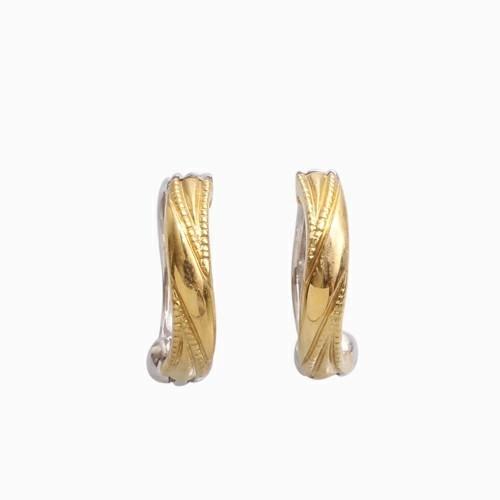 18金 K18 ピアリング ツーカラー シンプル ウェーブ リバーシブル 正規品 k18 k18WG刻印入り クリップ式イヤリング 18k イヤーカフ ノンホールピアス シンプルの画像