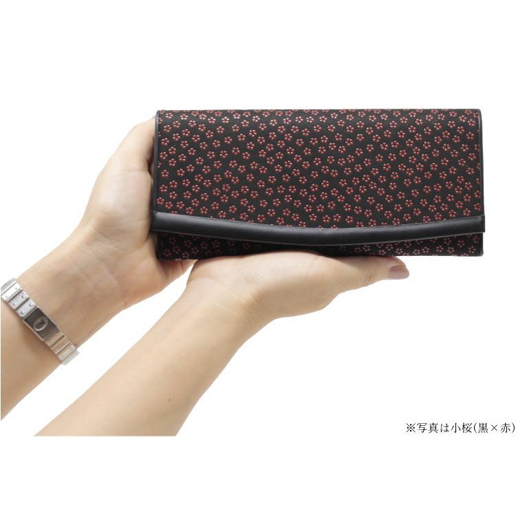 印傳屋＊INDENYA・長財布・かぶせ財布・鹿皮・小花柄・黒×クリーム
