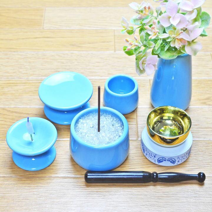 花瓶とおりんと香炉の蓋など 花瓶とおりんと香炉の蓋など