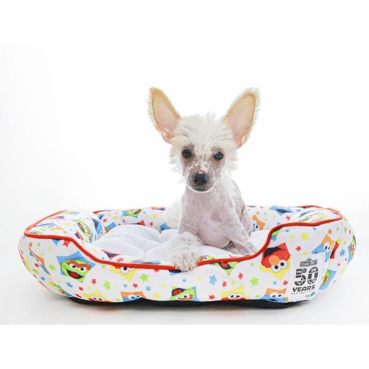 在庫一掃セール 犬 猫 ベッド ペットベッド 冬 かわいい おしゃれ あったか セサミストリート スクエアベッド S ラブリーペット D M わんことにゃんこのおみせ 通販 Yahoo ショッピング